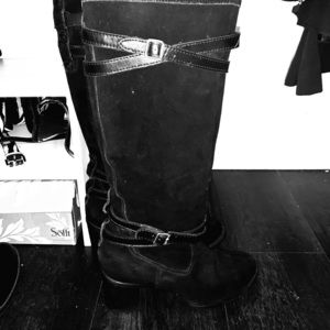 Size 7 black boots
